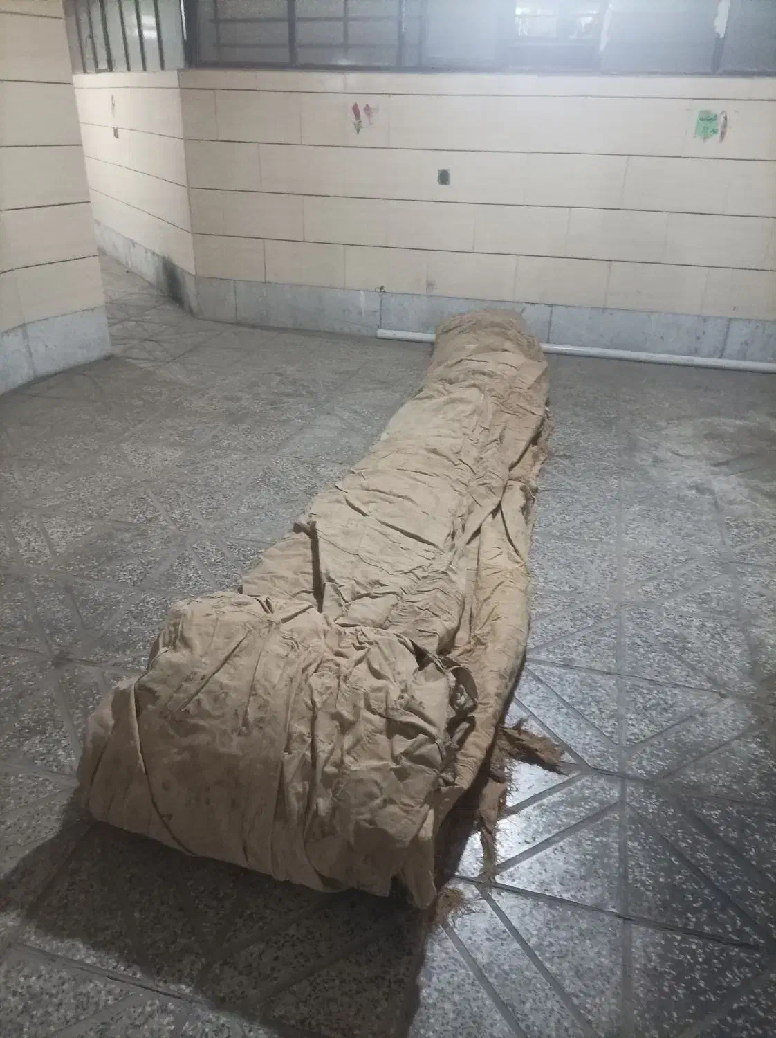 چادر برزنتی|کوهنوردی و کمپینگ|فولادشهر, مسکن مهر فولادشهر|دیوار