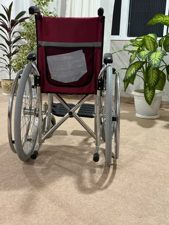 فروش یک عدد ویلچر در حد نو یکبار استفاده شده|آرایشی، بهداشتی، درمانی|بانه, |دیوار