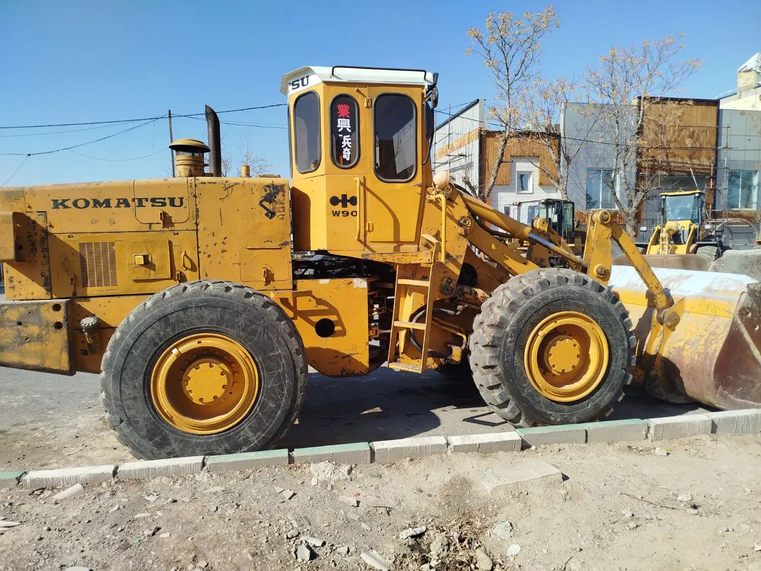 لودر کوماتسو 90لودر|خودرو سنگین|اسلامشهر, ملکآباد|دیوار