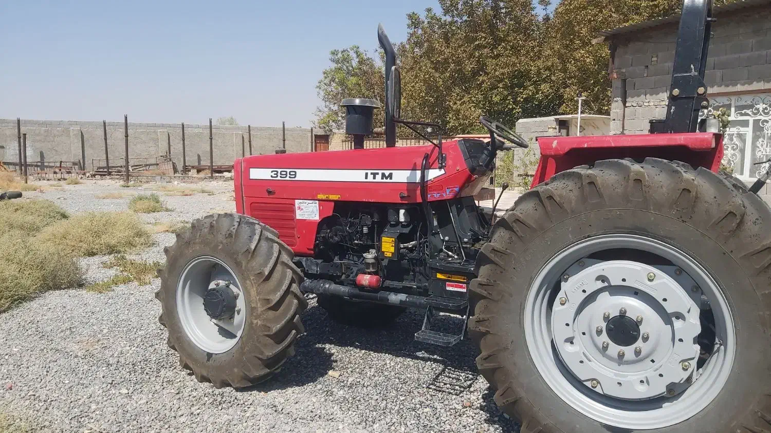 فروش تراکتور ۳۹۹ جفت در حد نو ۴۰۰ ساعت کار وسیکلو|ماشینآلات صنعتی|اصفهان, فرماندهی انتظامی اصفهان|دیوار