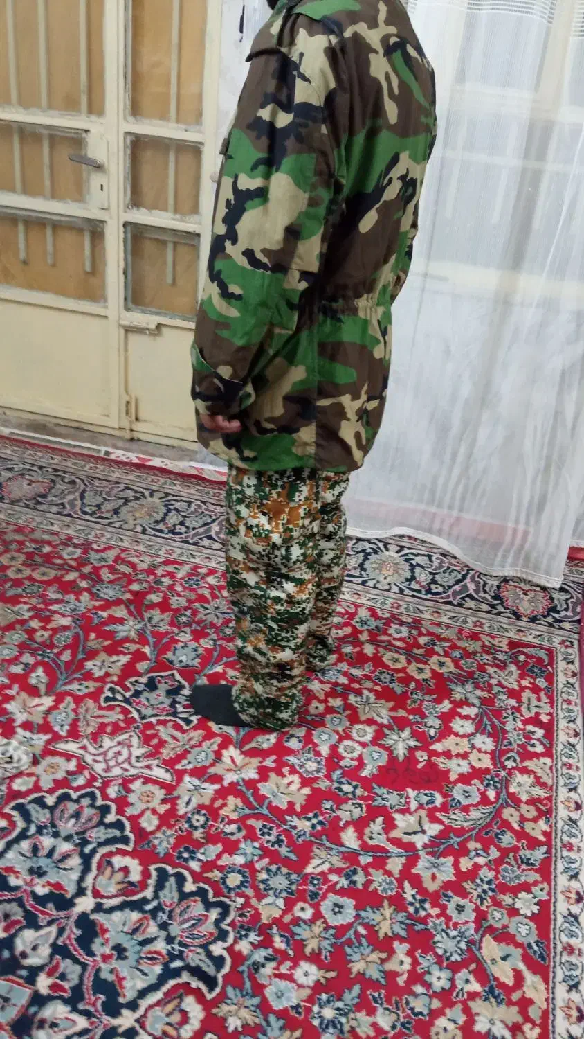 اورکت نظامی|لباس|مشهد, موعود|دیوار