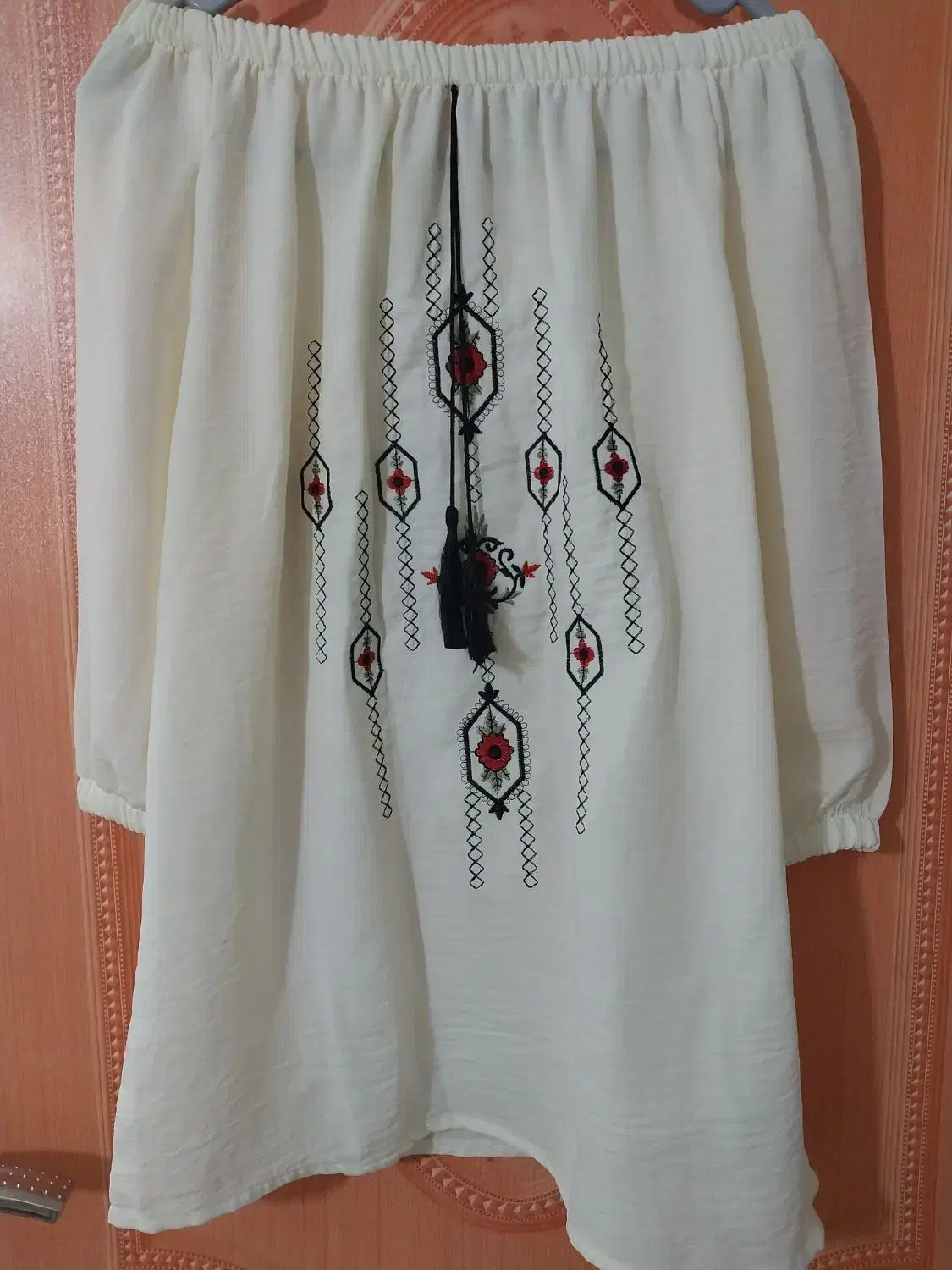 لباس زنونه نو و در حد نو|لباس|کاشان, کارگر|دیوار