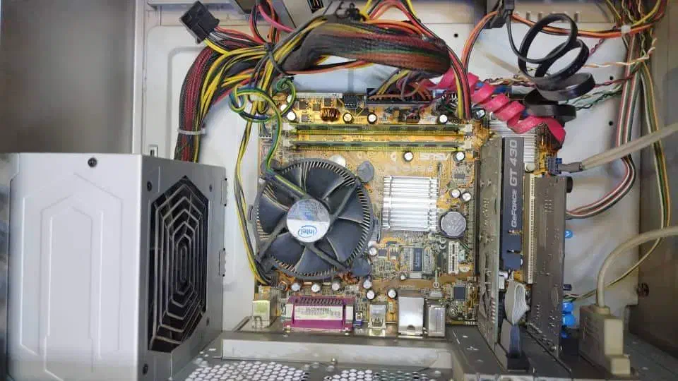 فروش کامپیوتر خانگی با SSD پرسرعت و گرافیک HDMI|رایانه رومیزی|اصفهان, عباس‌آباد|دیوار