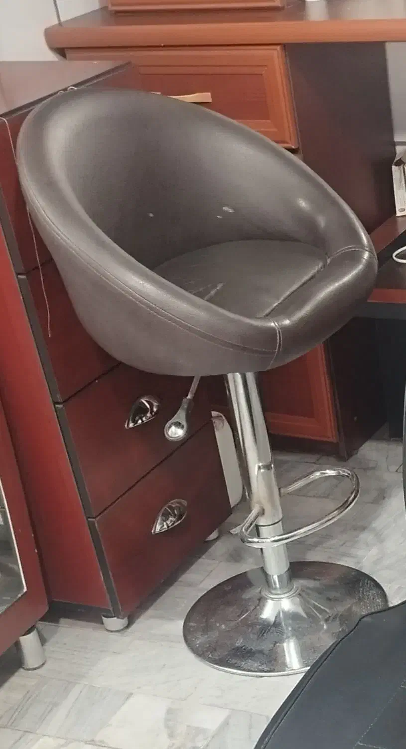 فروش به علت تغییر شغل|آرایشگاه و سالنهای زیبایی|اراک, |دیوار