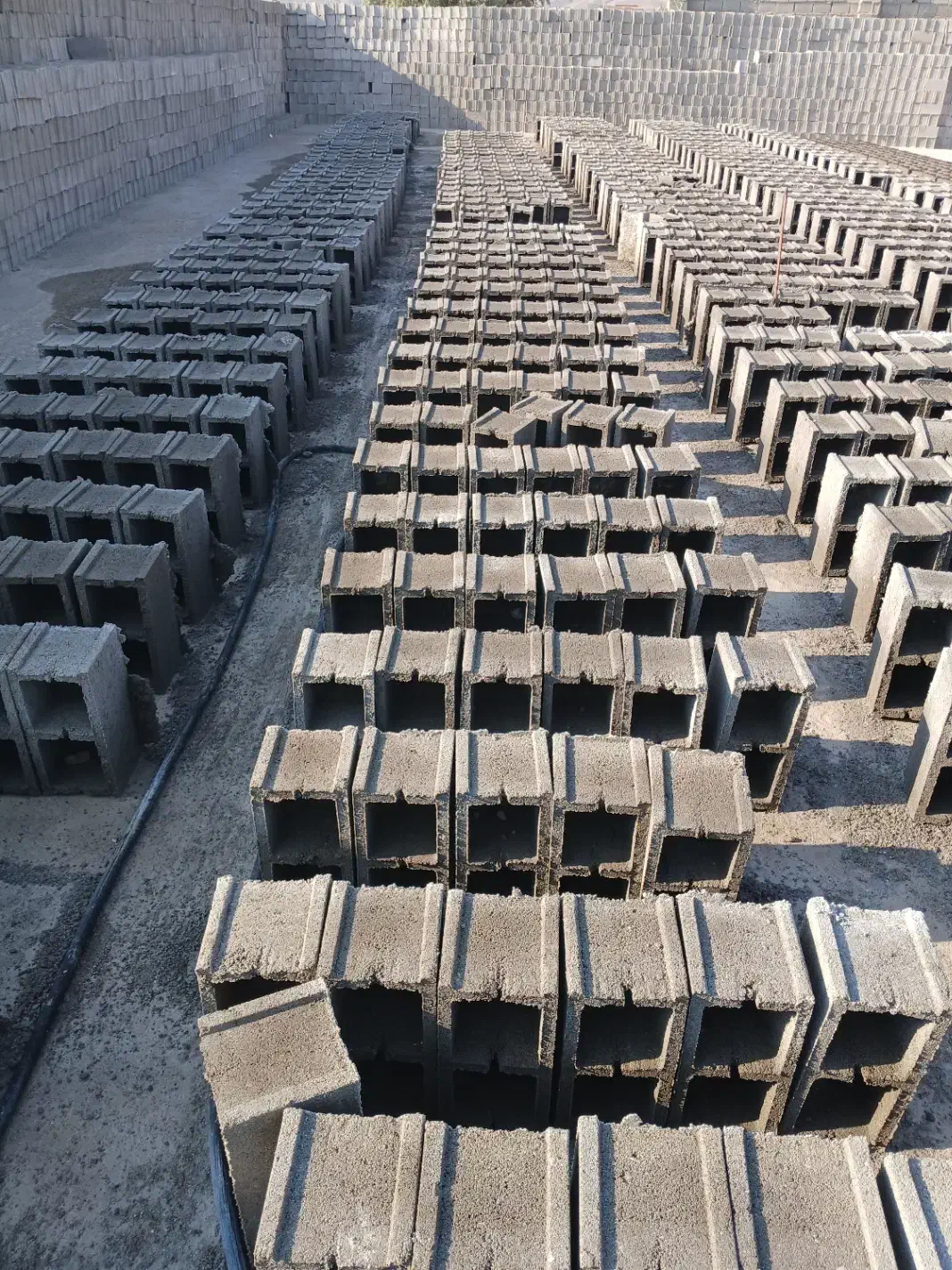 بلوک سیمانی با دستگاه تمام اتوماتیک|مصالح و تجهیزات ساختمان|میانه, |دیوار