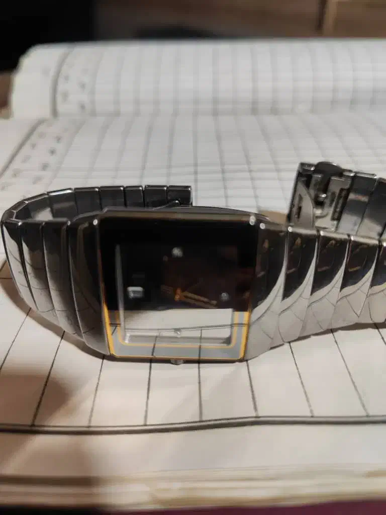 ساعت رادو اصلی.|ساعت|بندرعباس, |دیوار