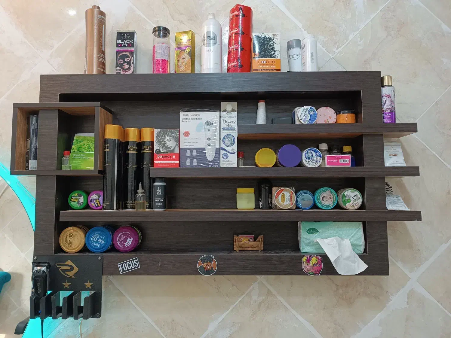 دکور ارایشگاه|آرایشگاه و سالنهای زیبایی|برازجان, |دیوار