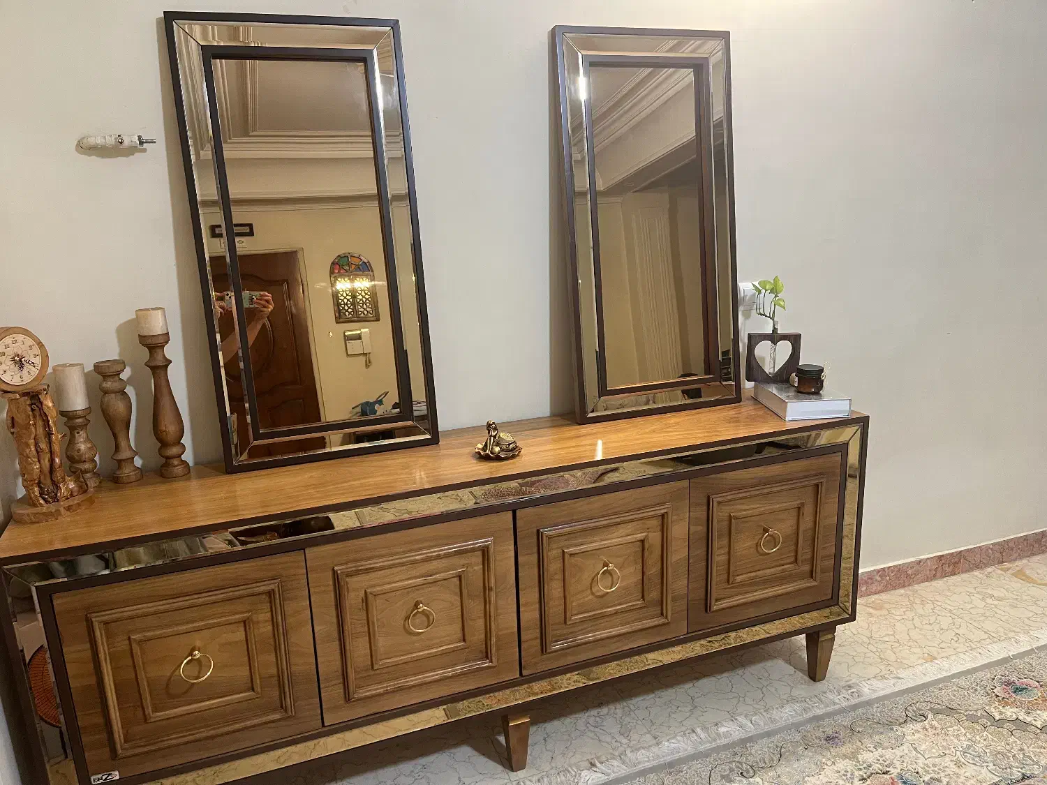 کنسول و آینه در حد نو ۱۶۰۰۰۰۰۰۰|بوفه، ویترین، کنسول|تهران, سردارجنگل|دیوار