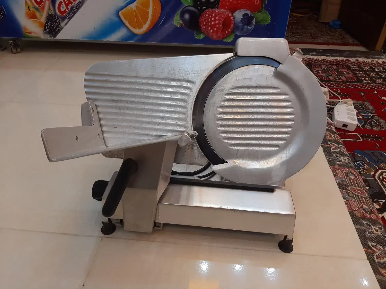 کالباس بر ایتالیایی برند اوماس|کافیشاپ و رستوران|گیلان غرب, |دیوار