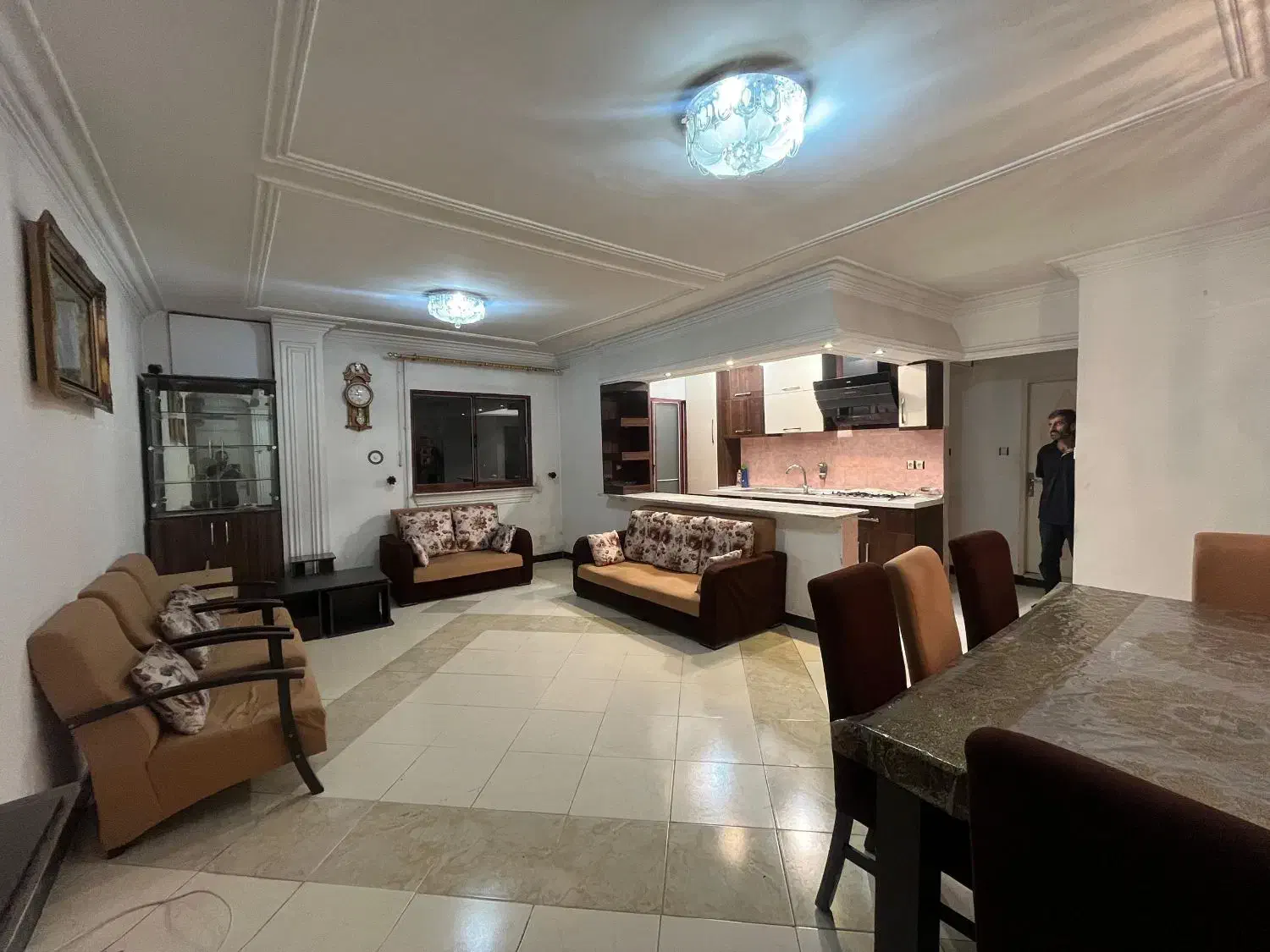 واحد ۹۰ متری سند / پارک ملت / بازسازی شده|فروش آپارتمان|رشت, شالکو|دیوار