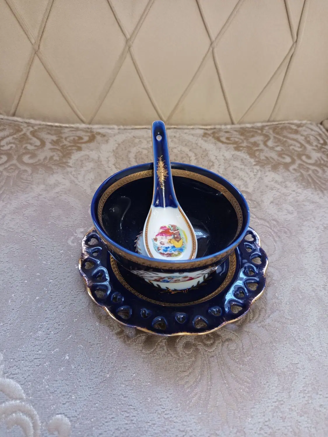 پیاله|ظروف سرو و پذیرایی|باسمنج, |دیوار
