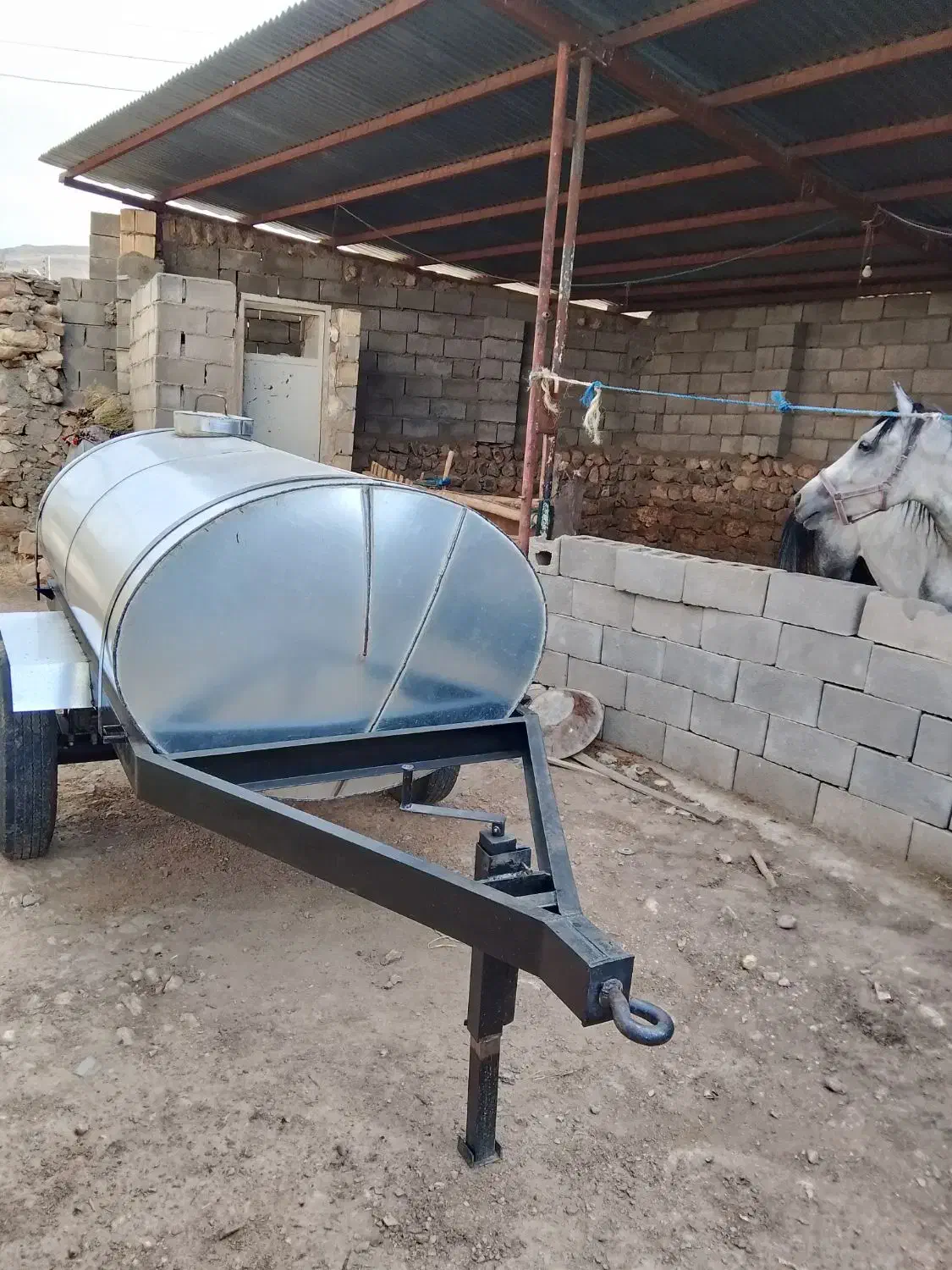 تانکر ۲۰۰۰لیتری چرخ دار|ماشینآلات صنعتی|کوزران, |دیوار