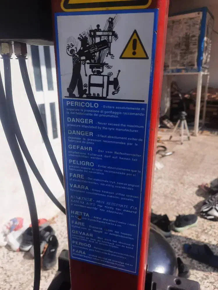 تجهیزات مغازه رینگ و لاستیک فروشی|فروشگاه و مغازه|سپیدان, |دیوار