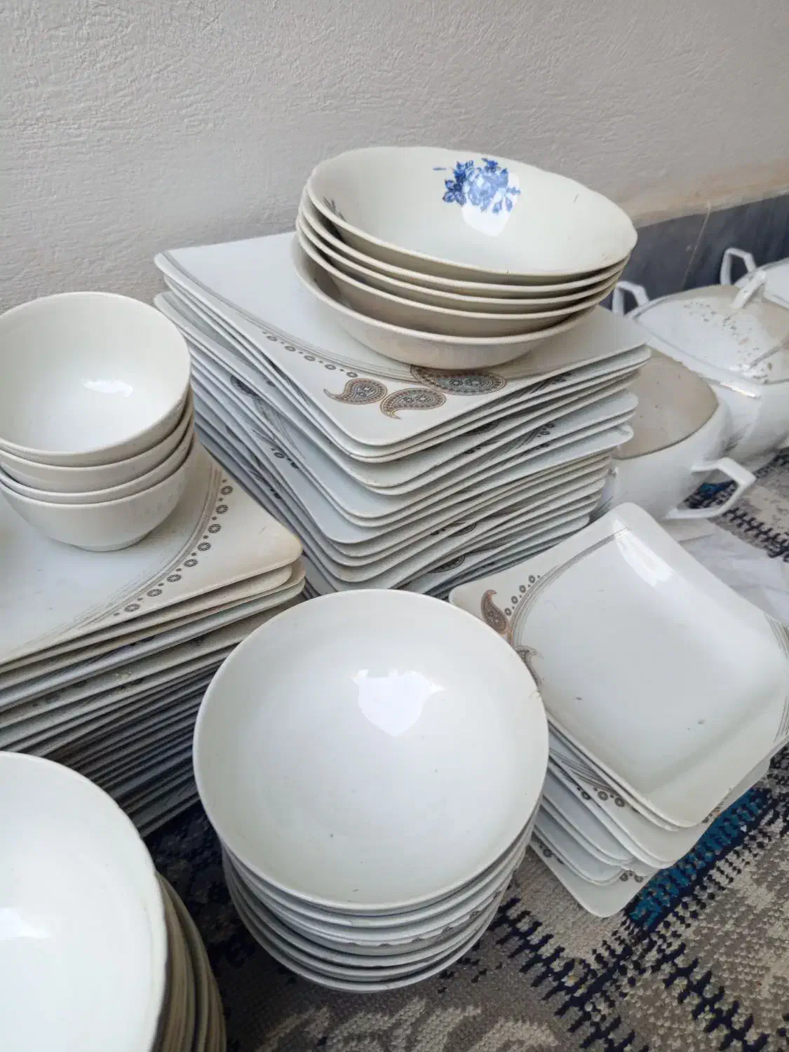 حراج ظروف چینی کلی تکی|ظروف سرو و پذیرایی|گنبد کاووس, |دیوار