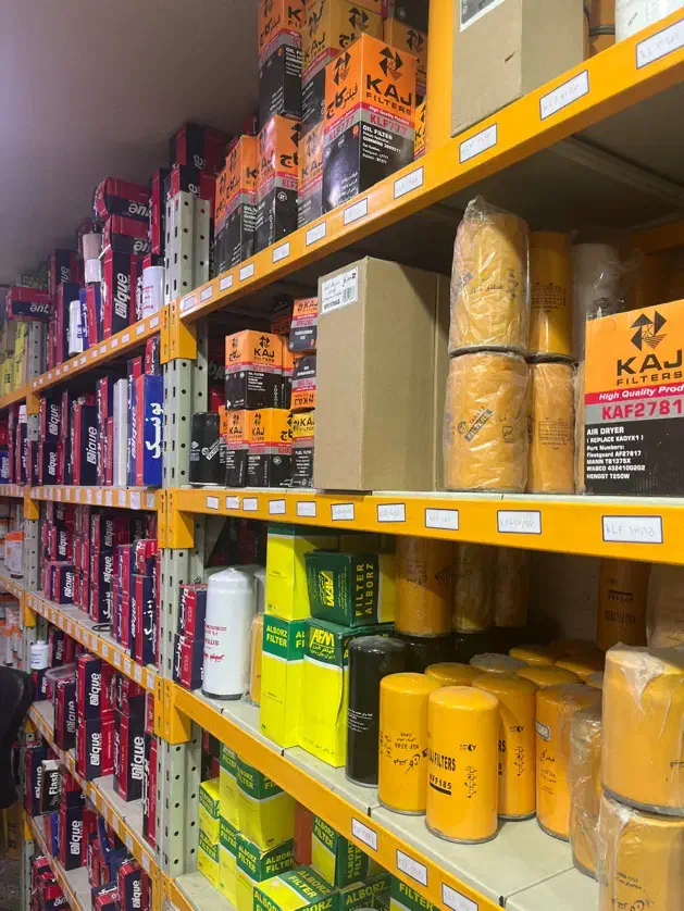 نیرو جهت فروشگاه روغن و فیلترجات|استخدام خدمات فروشگاه و رستوران|مشهد, کوشش|دیوار