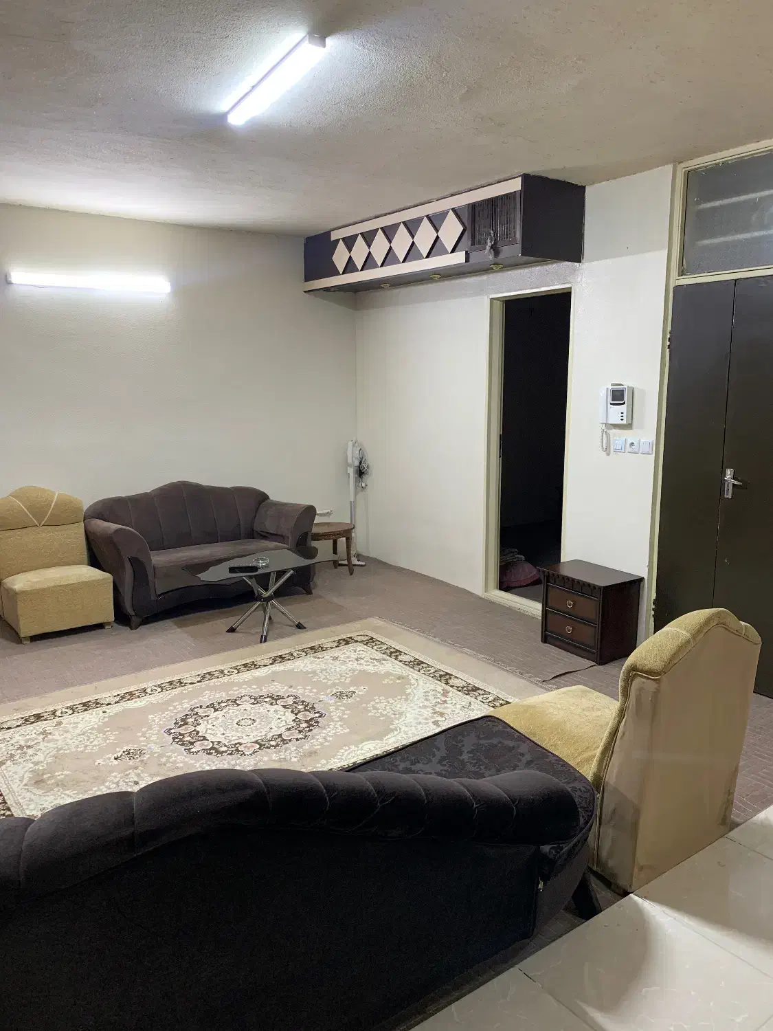 منزل مبله چهار باغ|اجارهٔ کوتاه‌مدت آپارتمان و سوئیت|اصفهان, درب کوشک|دیوار