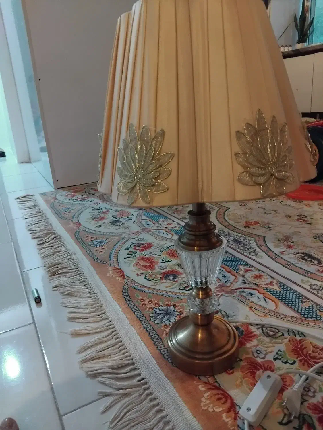 یک عدد آباژور برنز|چراغ خواب و آباژور|ارومیه, |دیوار