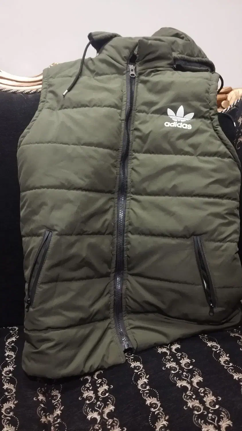 پافر سبز لجنی|لباس|فولادشهر, B5|دیوار