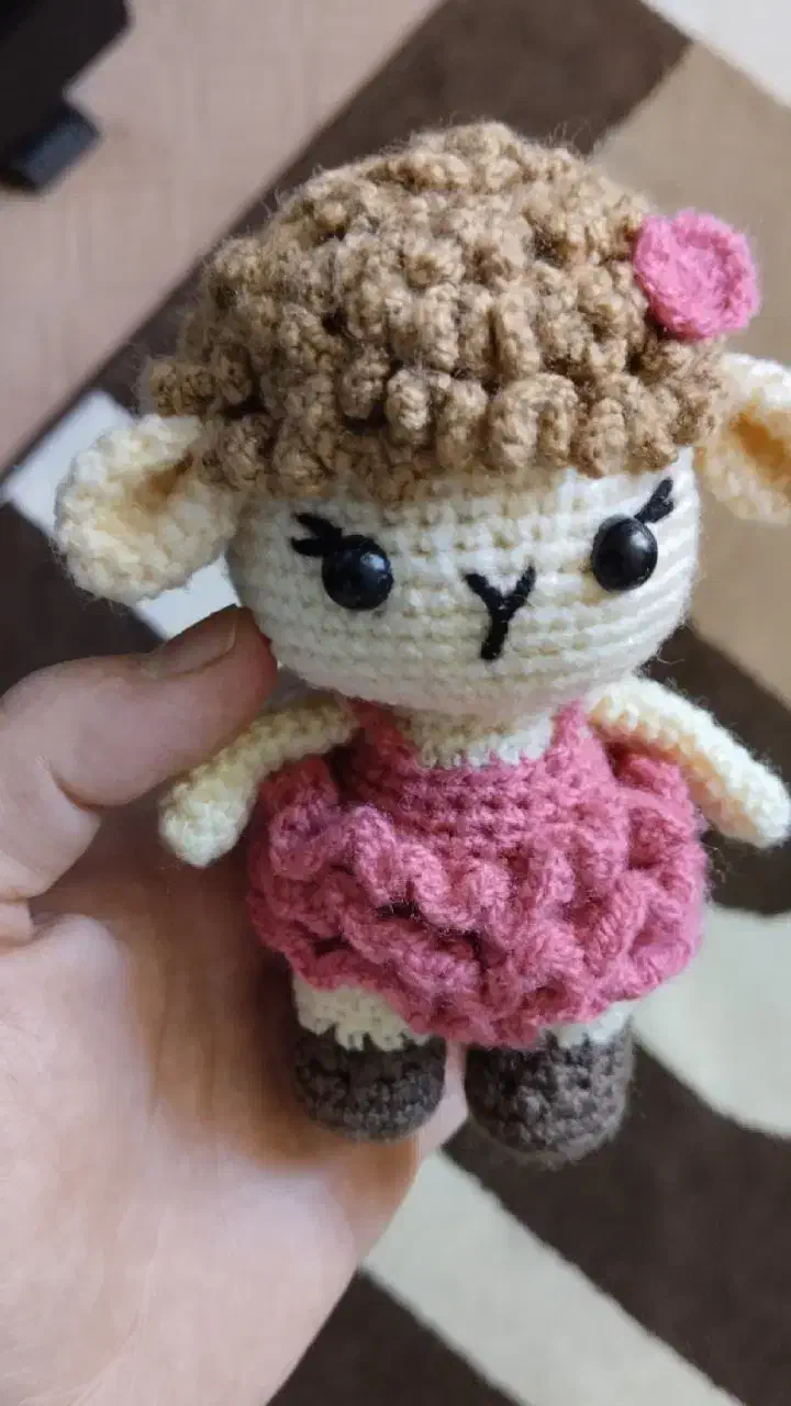 عروسک های بافتنی و اسکاج ولیف|صنایع دستی و سایر لوازم تزئینی|اصفهان, سرشبادران|دیوار