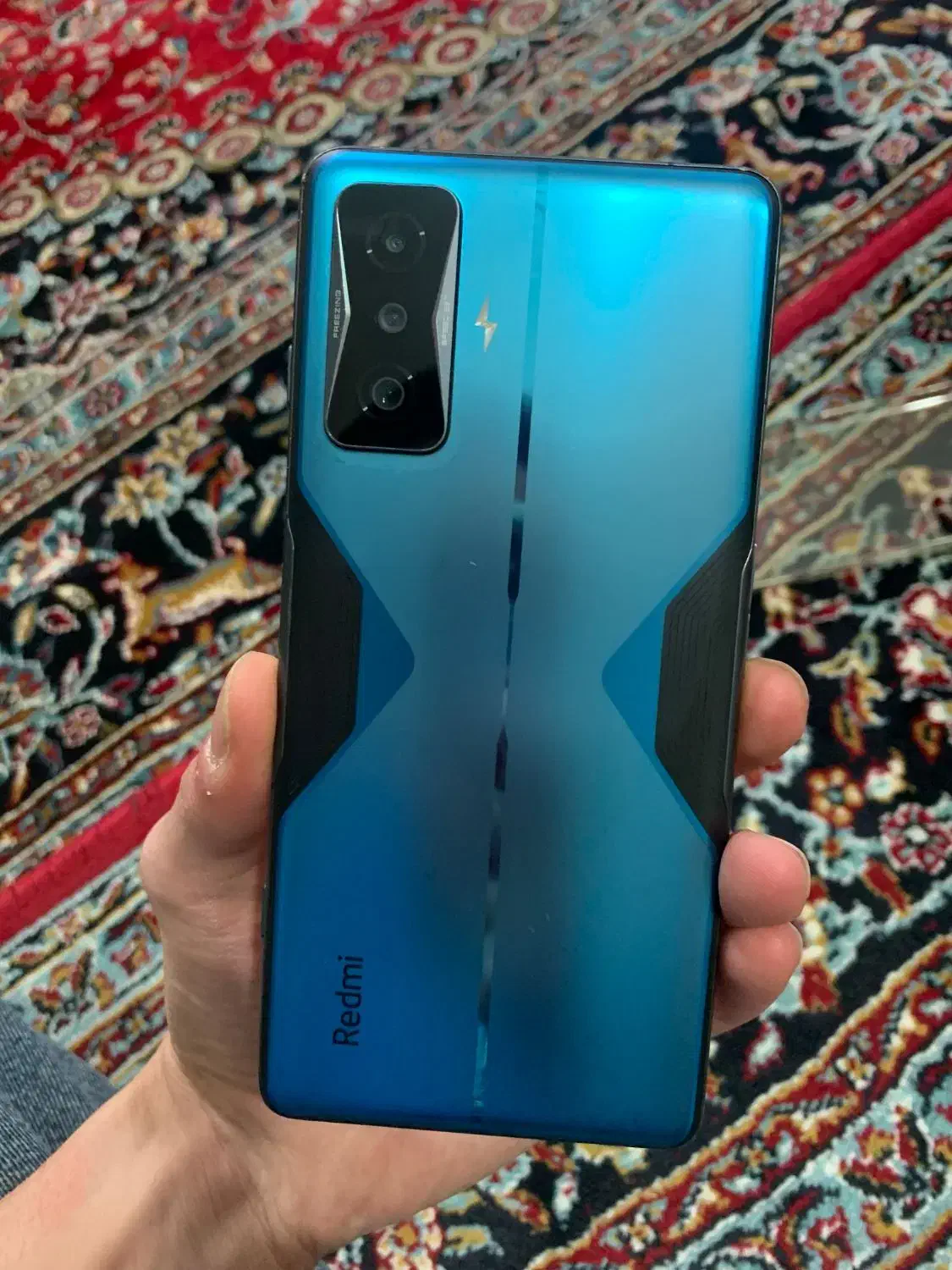 گوشی|موبایل|اقبالیه, |دیوار