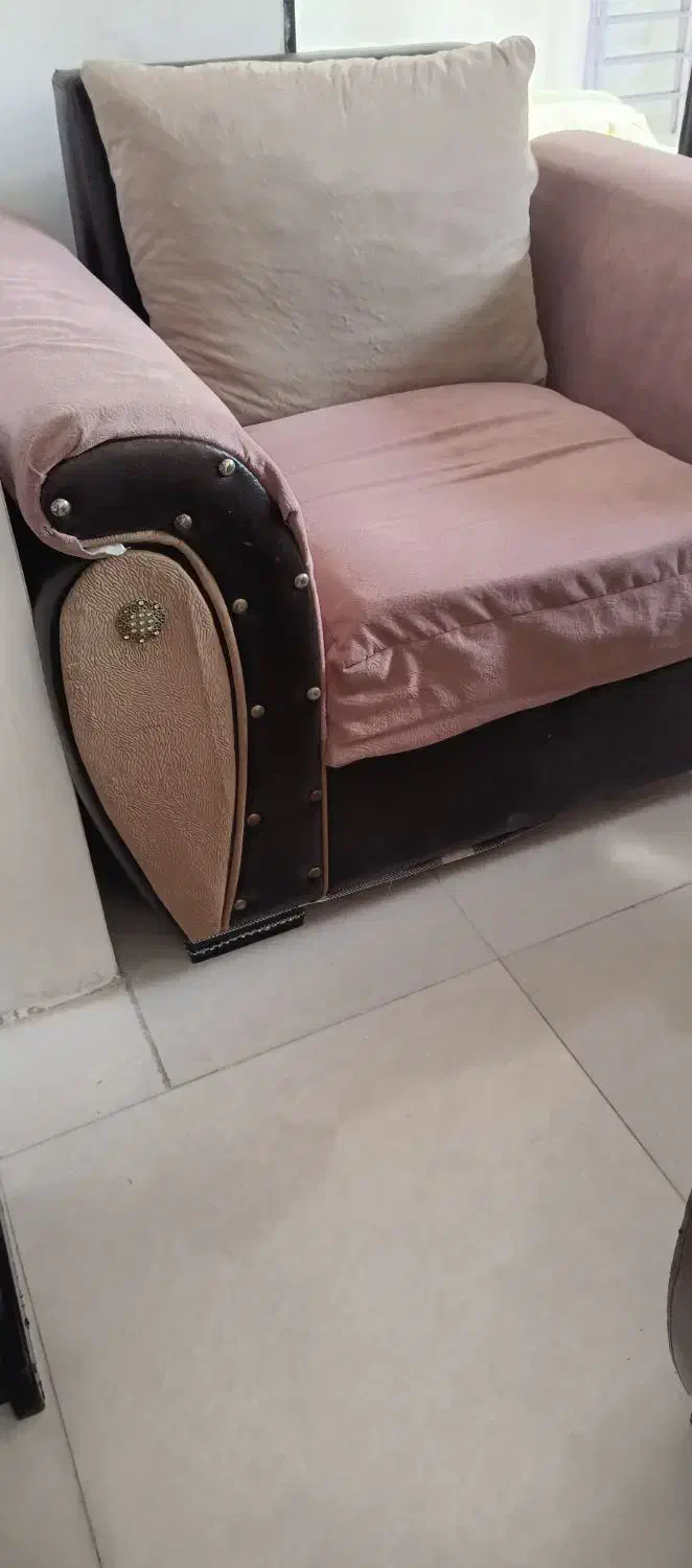 یک دست مبل تخت شو و دو عدد تشک تکنفره|مبلمان خانگی و میز عسلی|آستارا, |دیوار