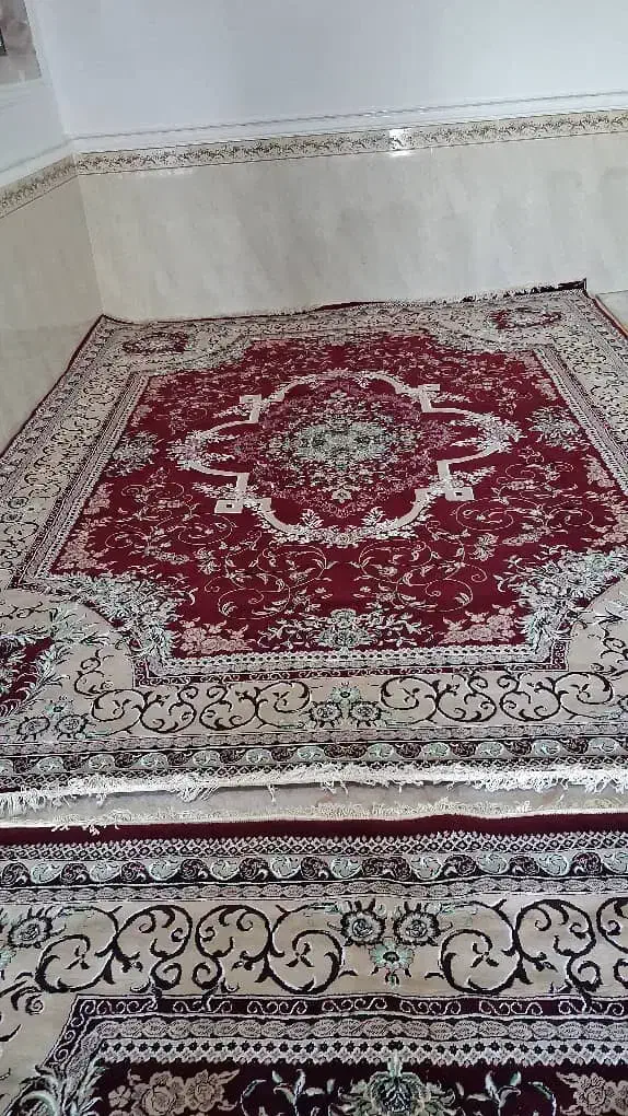 دوعدد فرش نو وتمیز|فرش|آبپخش, |دیوار