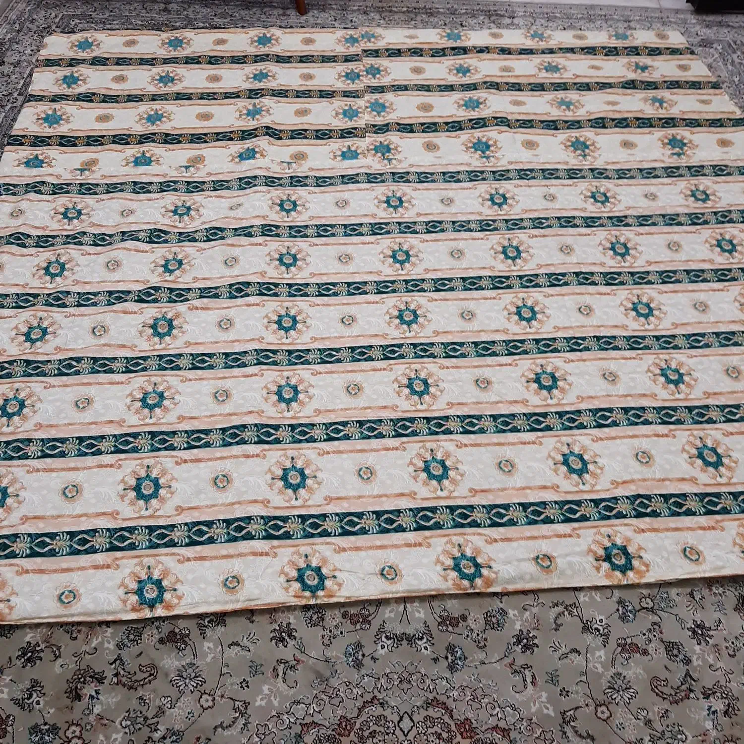 لحاف سنتی پشمی|رختخواب، بالش، پتو|لاهیجان, کوی زمانی|دیوار