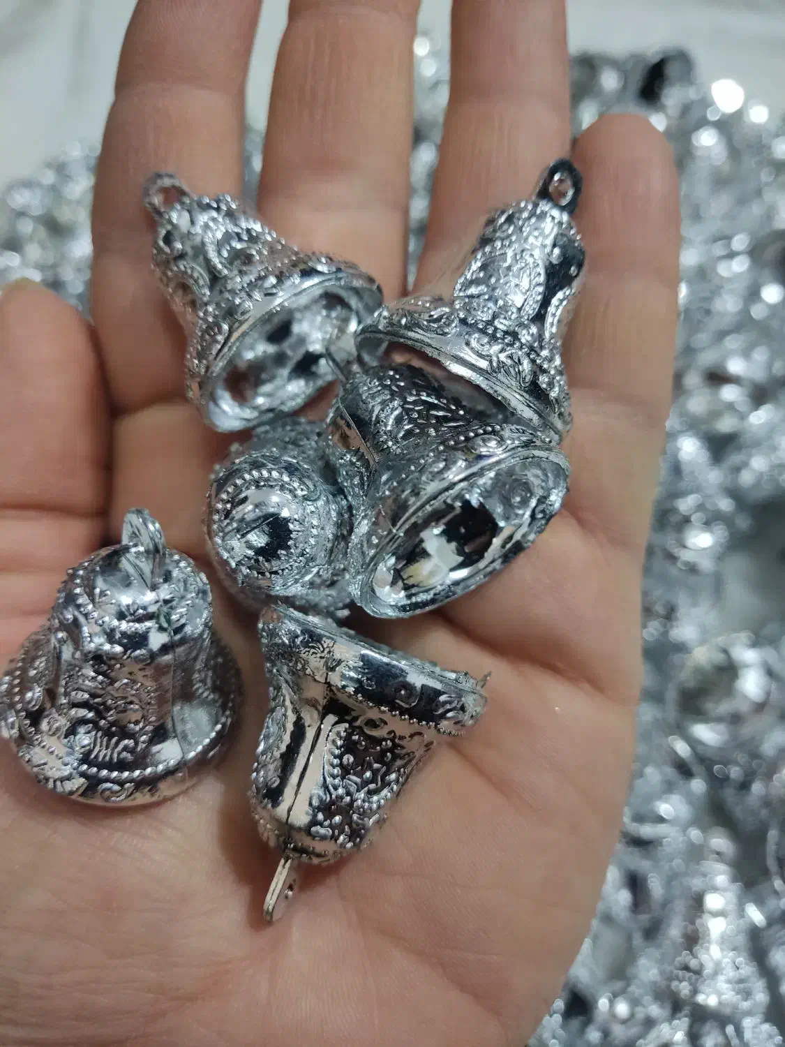 زنگوله طرح دار پلاستیکی|زیورآلات و اکسسوری|هرند, |دیوار