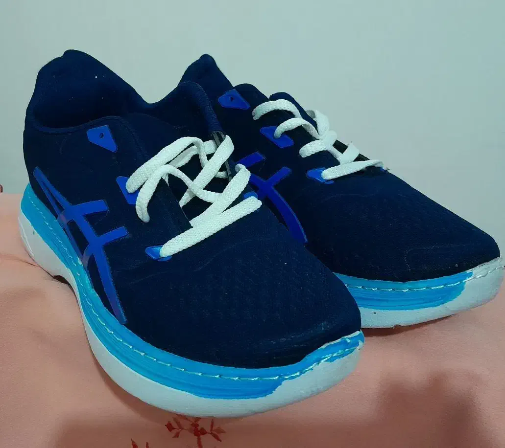 کفش اسپرت زنانه مردانه|کیف، کفش، کمربند|فلاورجان, |دیوار