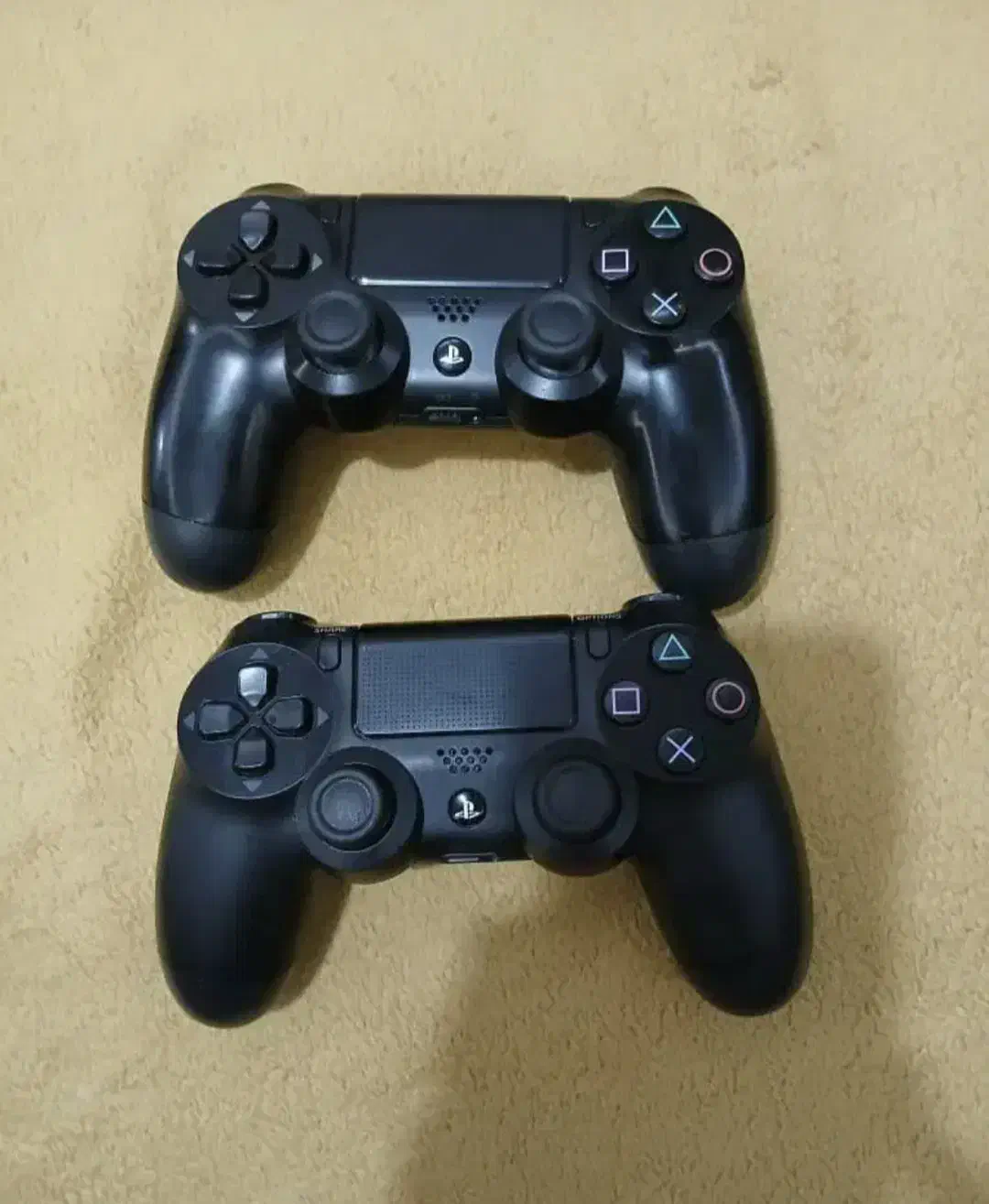 ۲ عدد دسته ps4 اصلی ۱۰۰ درصد اورحینال|کنسول، بازی ویدئویی و آنلاین|کرج, خلج آباد|دیوار