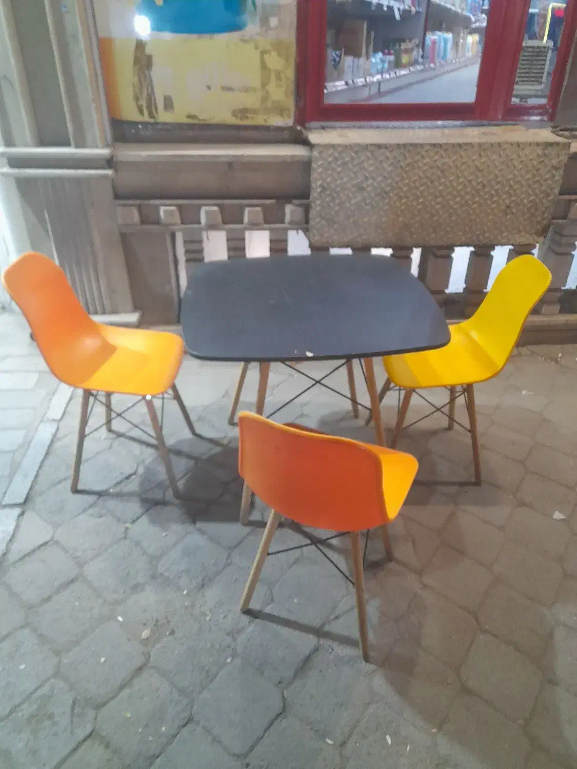 فروشی|میز و صندلی غذاخوری|خوی, |دیوار