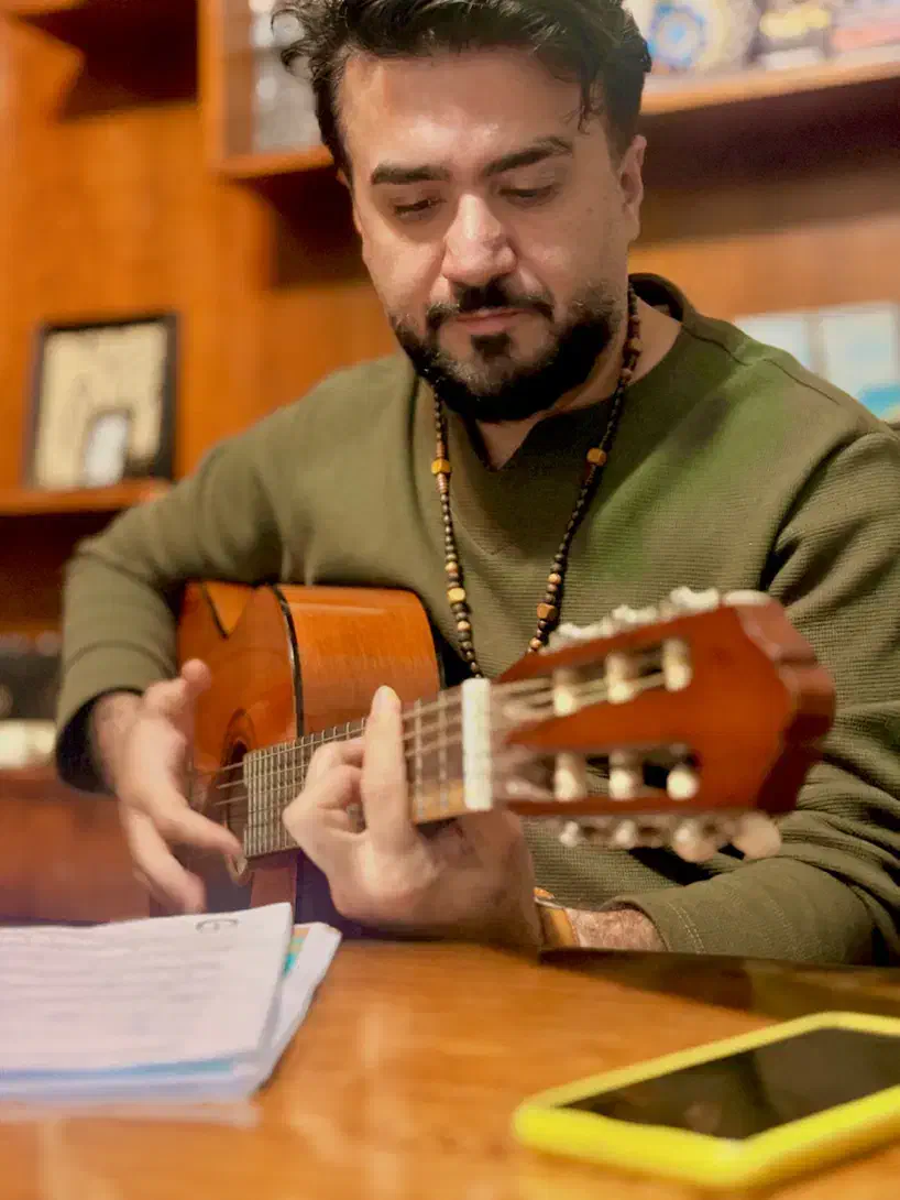 گیتار را براحتی بخرید و یاد بگیرید با متد استاد|خدمات آموزشی|اردبیل, |دیوار