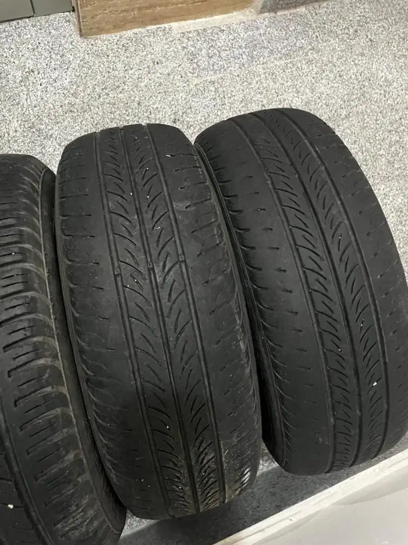 لاستیک|قطعات یدکی و لوازم جانبی|رشت, آزادگان|دیوار