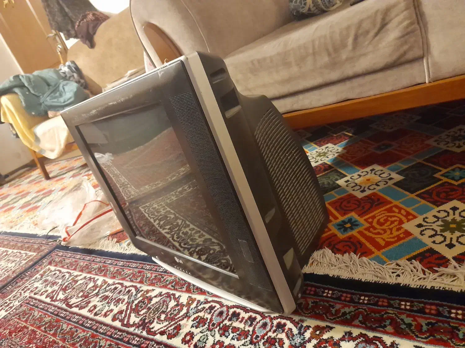 تلویزیون سالم|تلویزیون و پروژکتور|ملایر, |دیوار