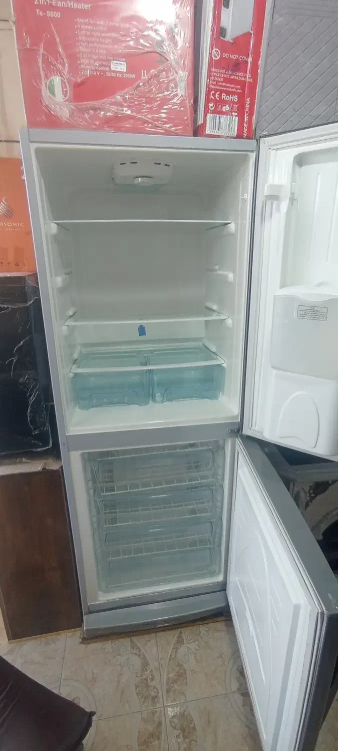 یخچال دس دوم هیمالیا|یخچال و فریزر|صحنه, |دیوار