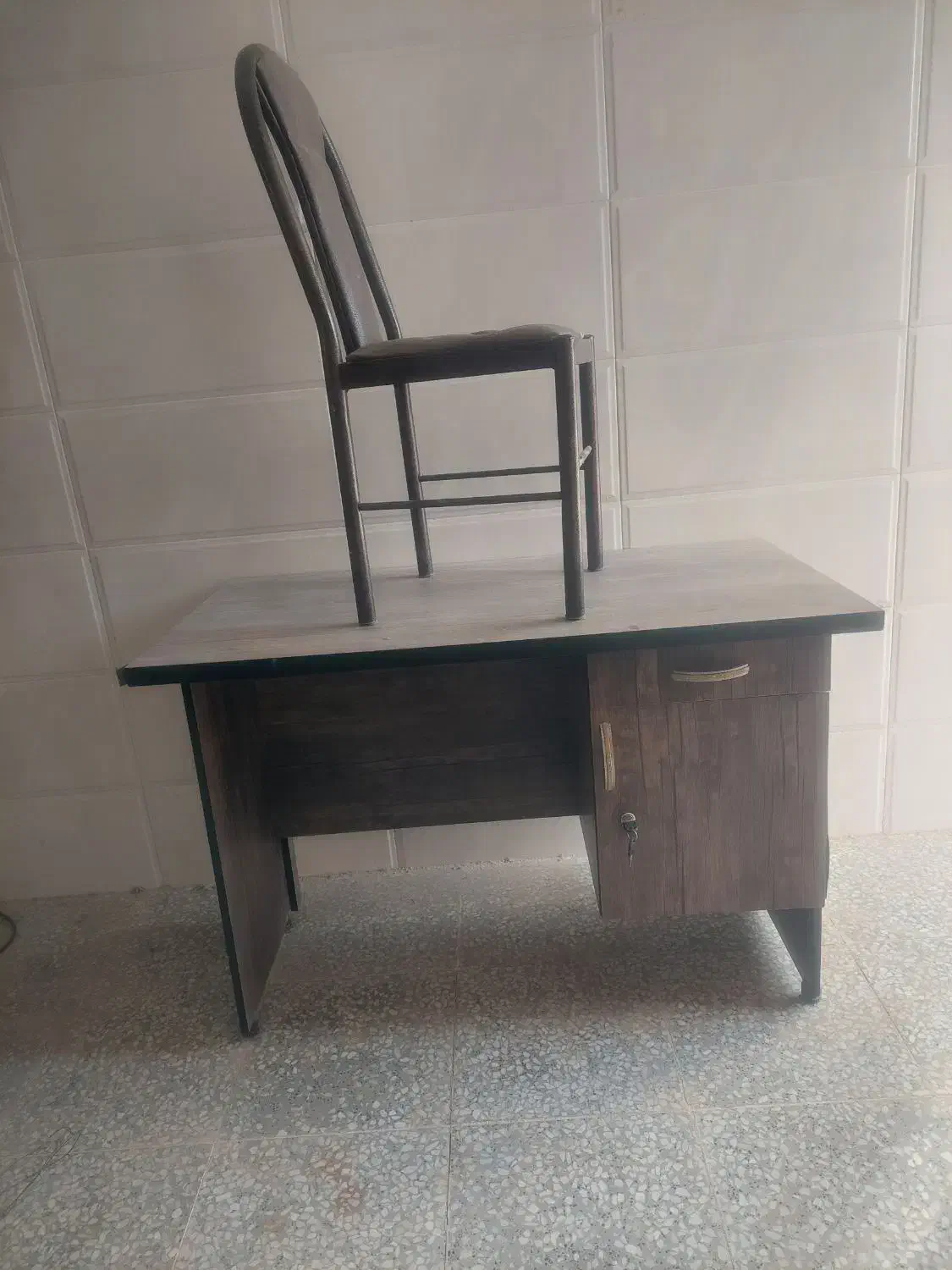 میز و صندلی|مبلمان اداری|خرانق, |دیوار