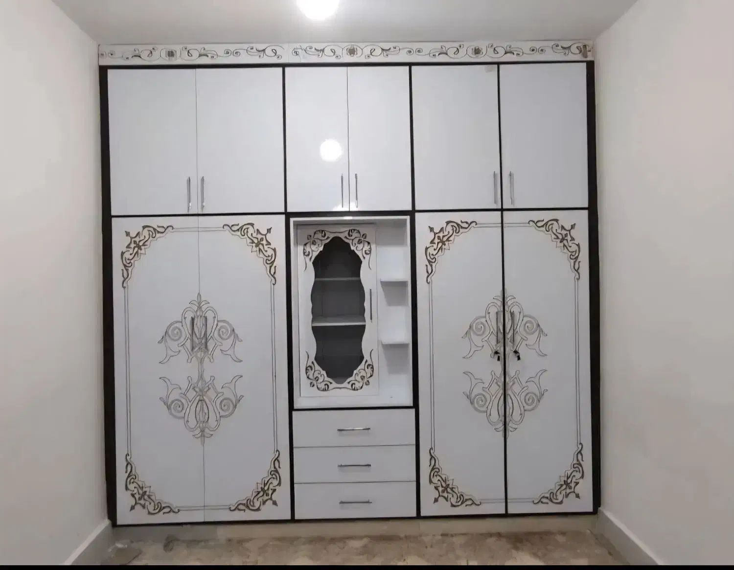 کمدنو|جاکفشی، کمد، دراور|اهواز, زندوکیلی|دیوار