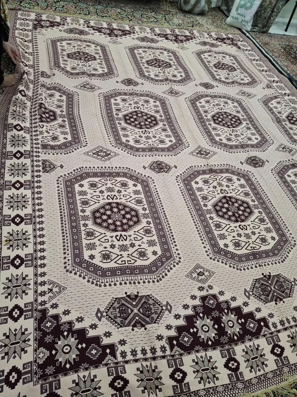 روفرشی|روفرشی|فریمان, |دیوار