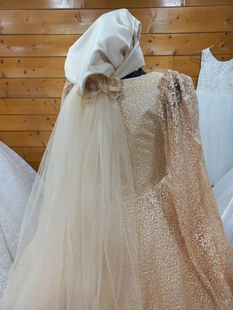 لباس عقد|لباس|کلاله, |دیوار