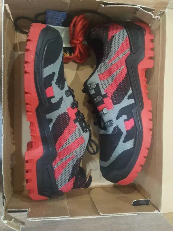 کفش کار صنعتی|کیف، کفش، کمربند|بیرجند, |دیوار