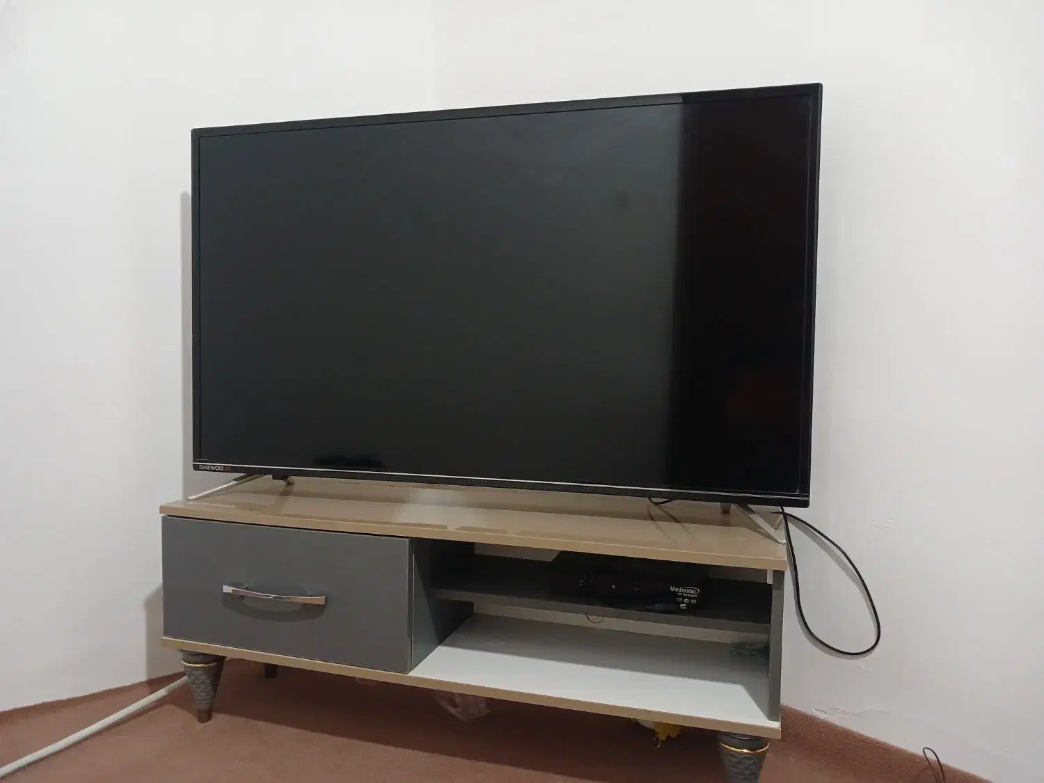 ال ای دی 50اینچ مدل دوو نیاز به تعمیر|تلویزیون و پروژکتور|رشت, چمارسرا|دیوار