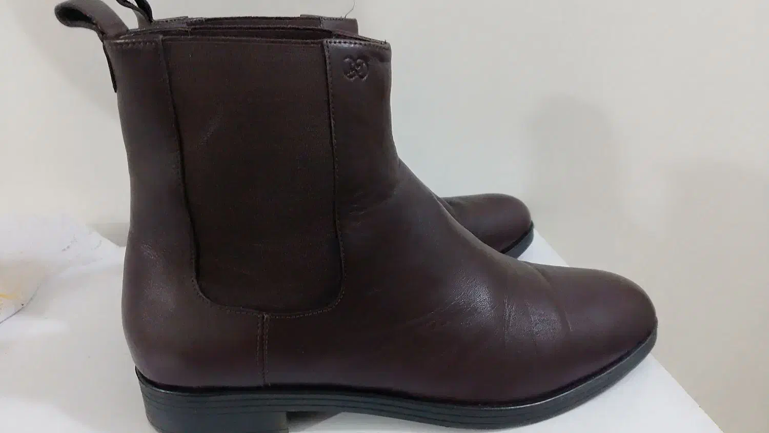 نیم بوت چرمی|کیف، کفش، کمربند|قرچک, پویینک|دیوار