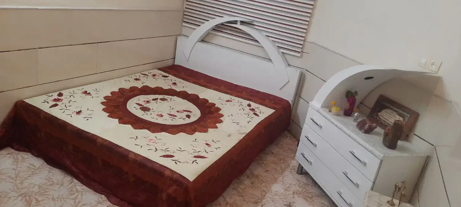 سرویس خواب دو نفره سالم|تخت و سرویس خواب|سمنان, |دیوار