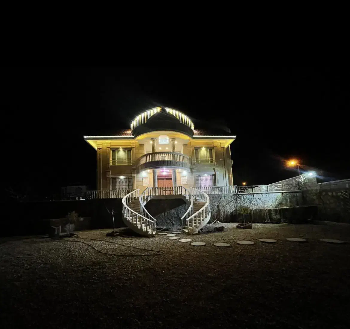 ویلا شهمیرزاد|اجارهٔ کوتاهمدت ویلا و باغ|شهمیرزاد, |دیوار