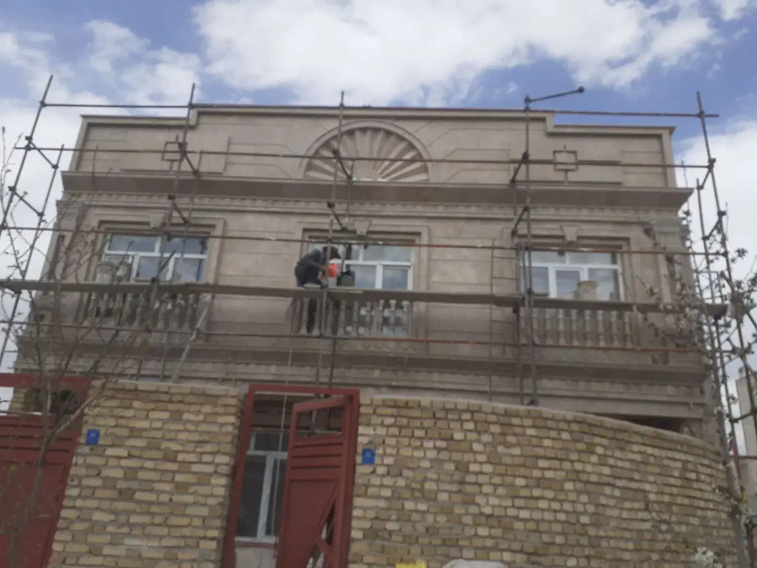 کلیه کارهای مربوط به بنایی کاشی.سرامیک سنگ|خدمات پیشه و مهارت|ساوه, |دیوار