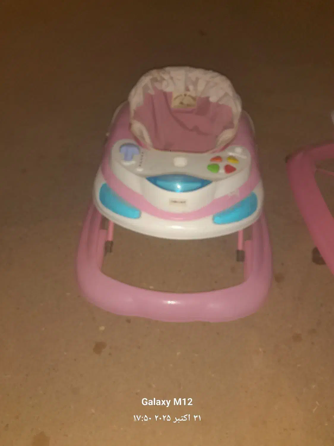 دوتا رو روک سالم نو|کالسکه و لوازم جانبی|سبزوار, باهنر|دیوار