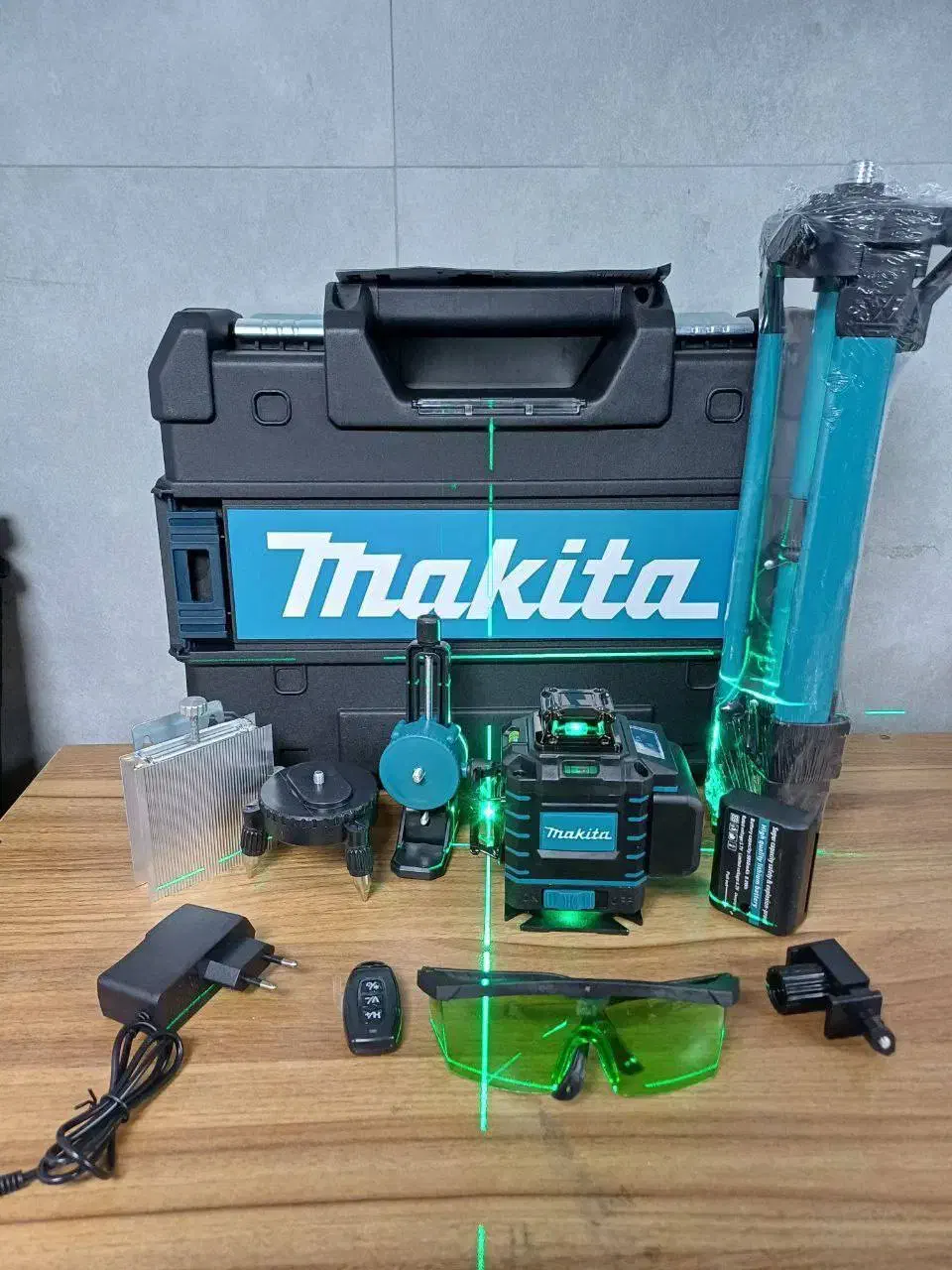 فروش تراز لیزری4بعدی 16خط ماکیتا و دیوالت|ابزارآلات|بومهن, |دیوار