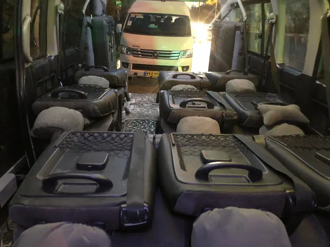 یک دست صندلی هایس مدل ۲۰۱۳ و درب عقب|قطعات یدکی و لوازم جانبی|رباط‌کریم, رباط‌کریم|دیوار