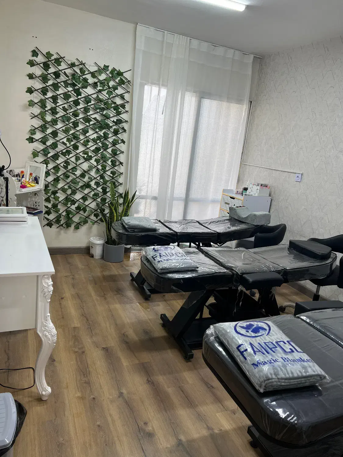 اجاره لاین ناخن .مژه.فشیال|اجارهٔ دفتر کار، اتاق اداری، مطب|اصفهان, خانه اصفهان|دیوار