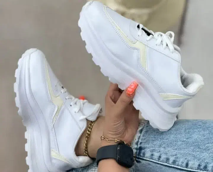 ک ف ش|کیف، کفش، کمربند|آمل, |دیوار